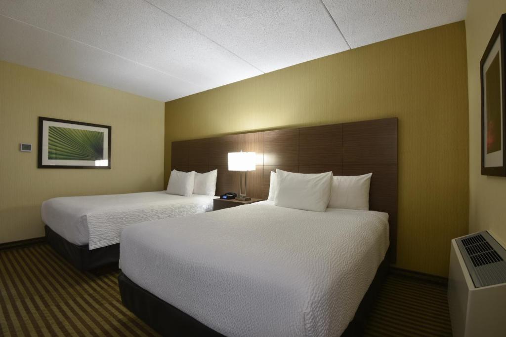 Cama o camas de una habitación en Victoria Inn Hotel and Convention Center Winnipeg