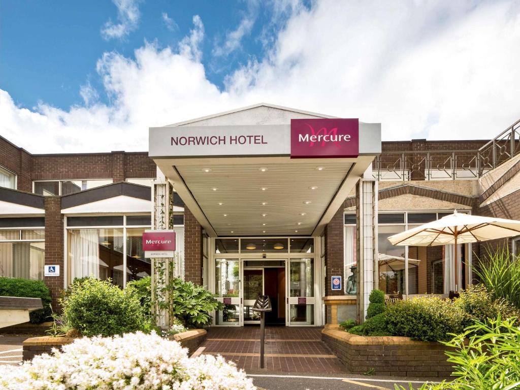 a hotel with a sign that reads norwich hotelrite at Mercure Norwich Hotel in Norwich