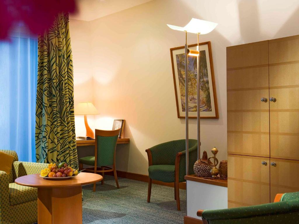 Posezení v ubytování Oryx Grand Hotel Jebel Hafeet