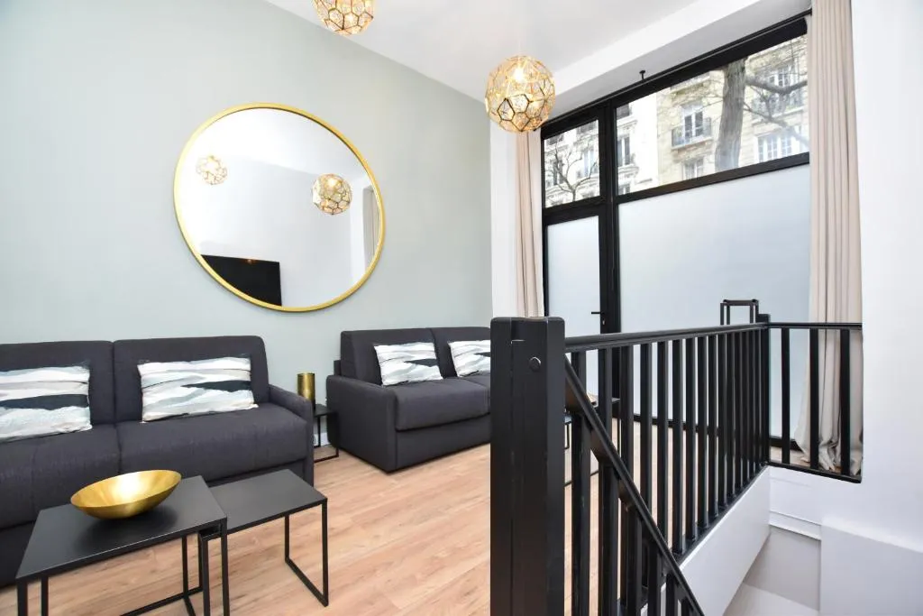 CMG Michel Bizot / Trousseau, Paris, France