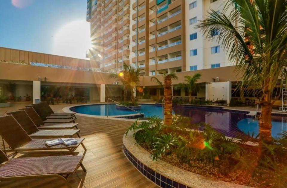 Bazén v ubytování Apartamento de Luxo para até 6 pessoas em frente ao Thermas Olimpia nebo v jeho okolí