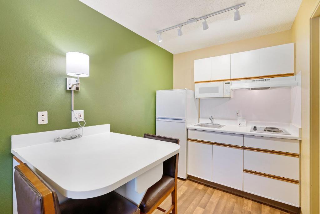 Extended Stay America Suites - Washington, DC - Reston - Estudio Deluxe Con 1 Cama Extragrande - Fumadores