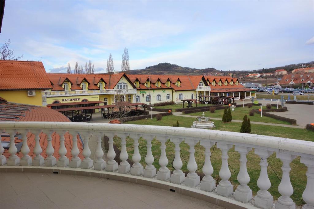 Budynek, w którym mieści się hotel