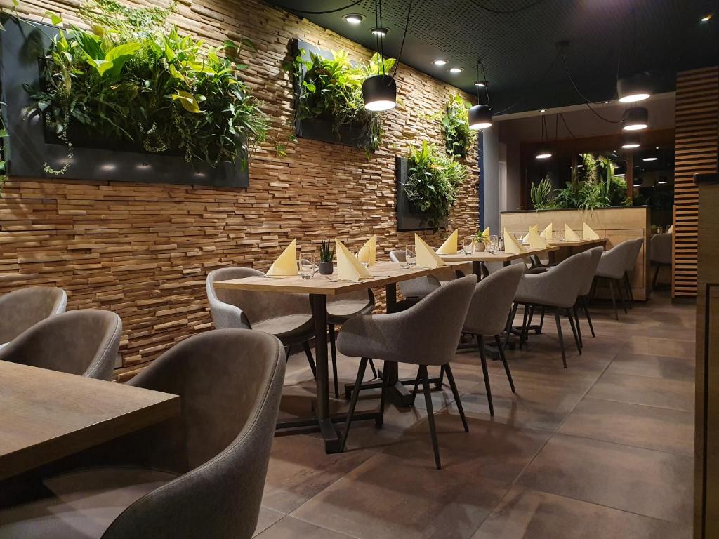 Restaurace v ubytování Hotel Le Caballin