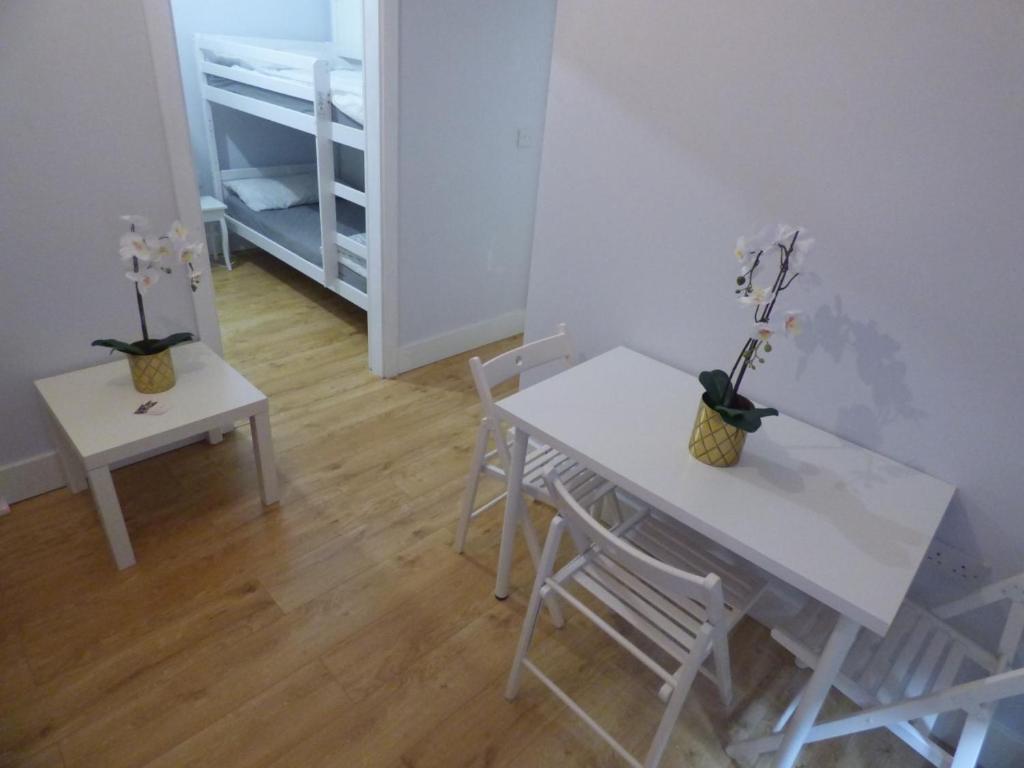 Entire Flat for Group in London close Station
