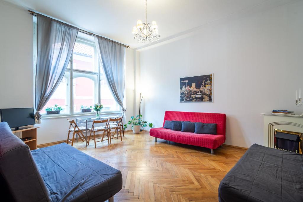 Royal Road Residence - Apartment With Balcony