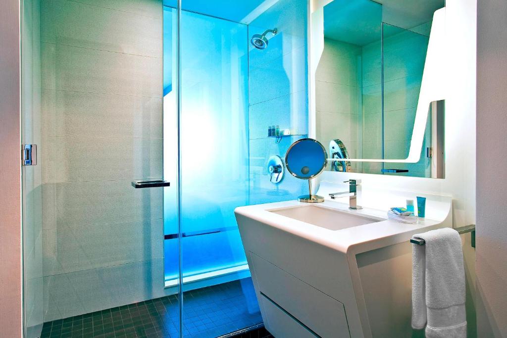 The Washington by LuxUrban - King Premier Corner Room, Non-Smoking