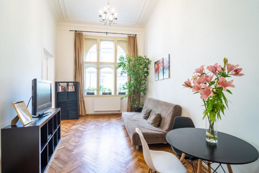 Royal Road Residence - 11