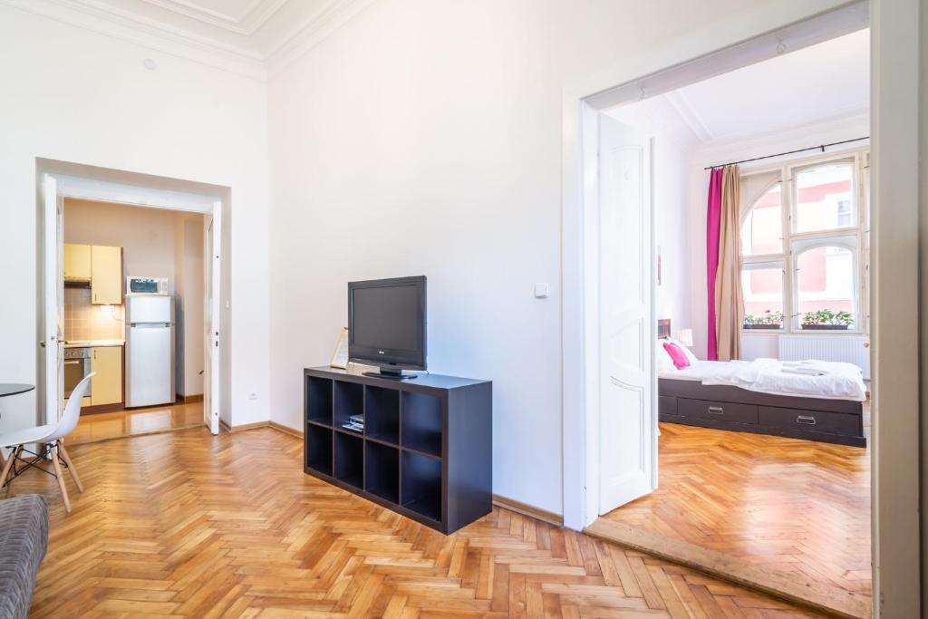 Royal Road Residence - 14