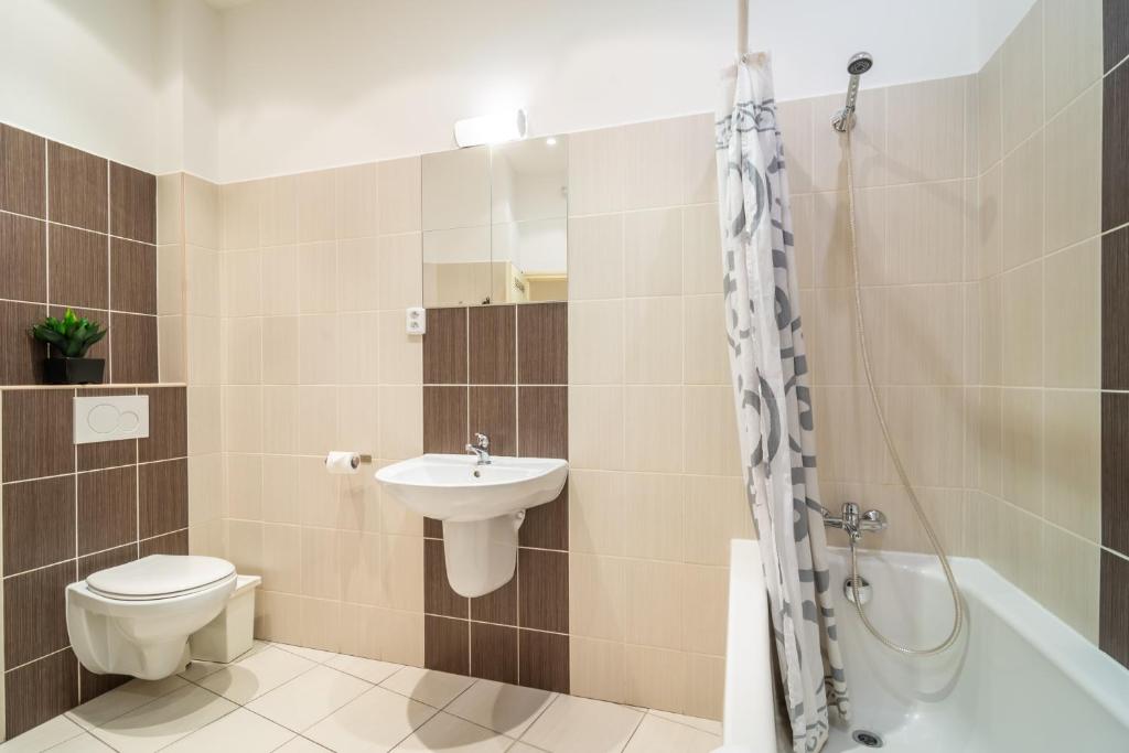 Royal Road Residence - 18