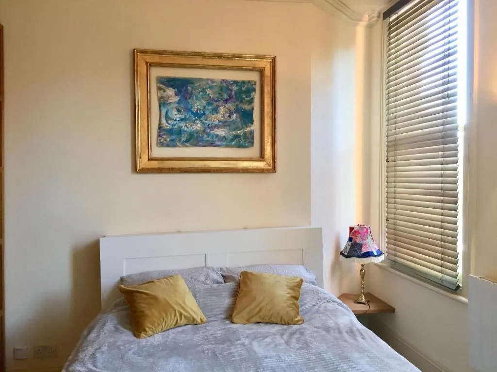 Luxury room with ensuite, Kensington Olymipa, London, United Kingdom