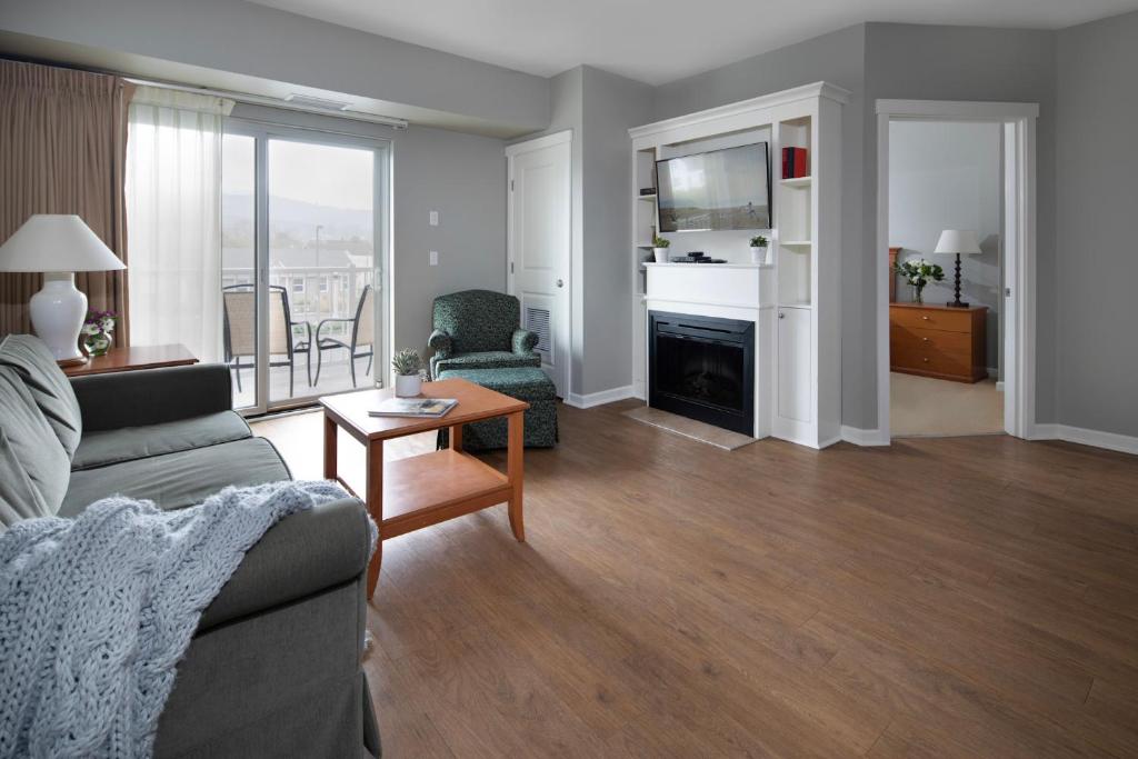 Kuchyň nebo kuchyňský kout v ubytování Rivertide Suites