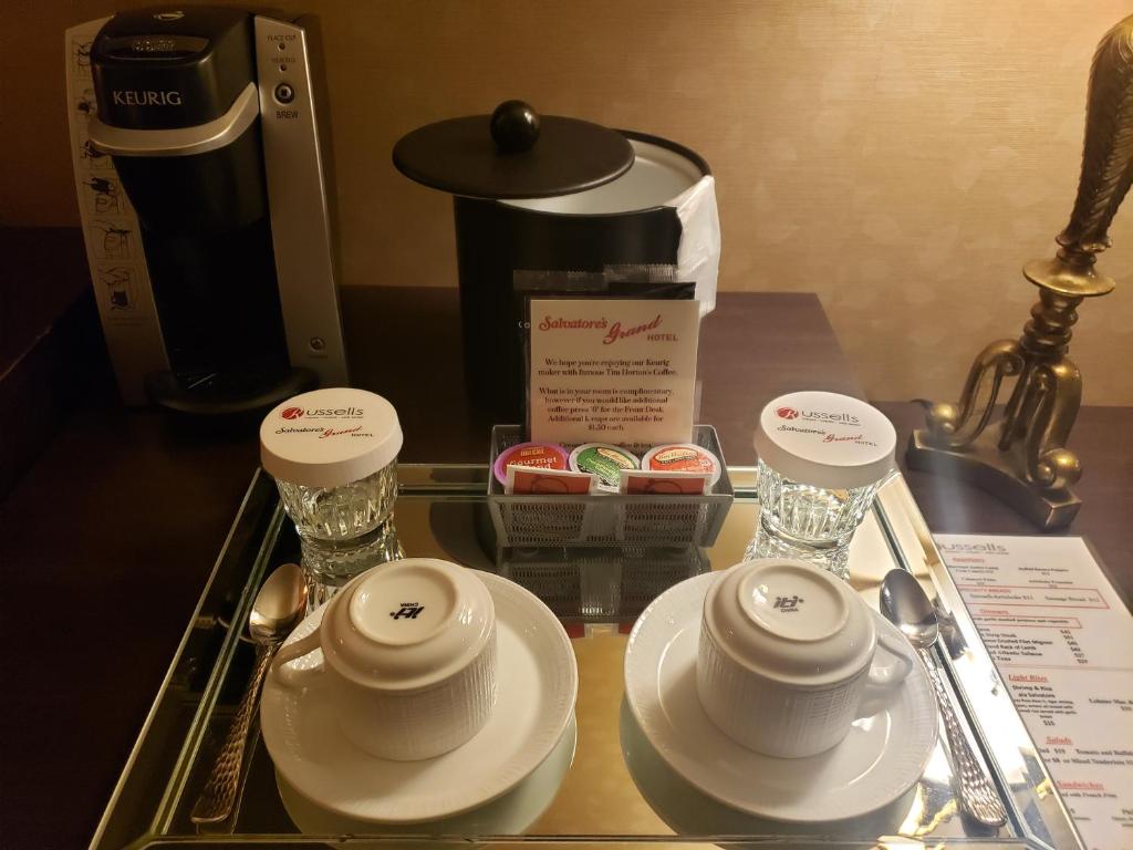 Příslušenství pro přípravu čaje a kávy v ubytování Salvatores Grand Hotel
