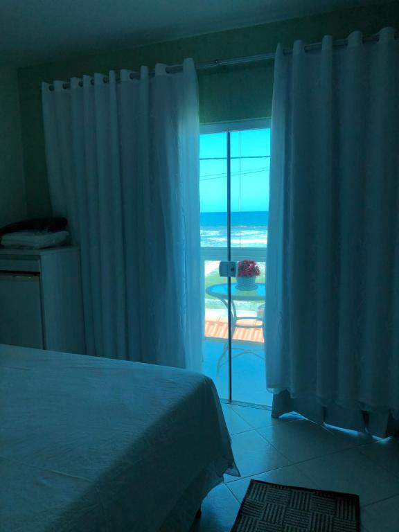  Casa de frente para praia