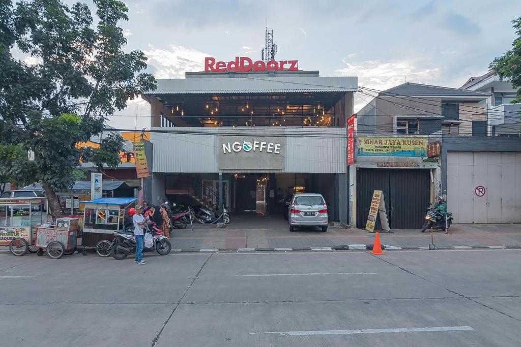 Hosté ubytování RedDoorz @ Kiaracondong
