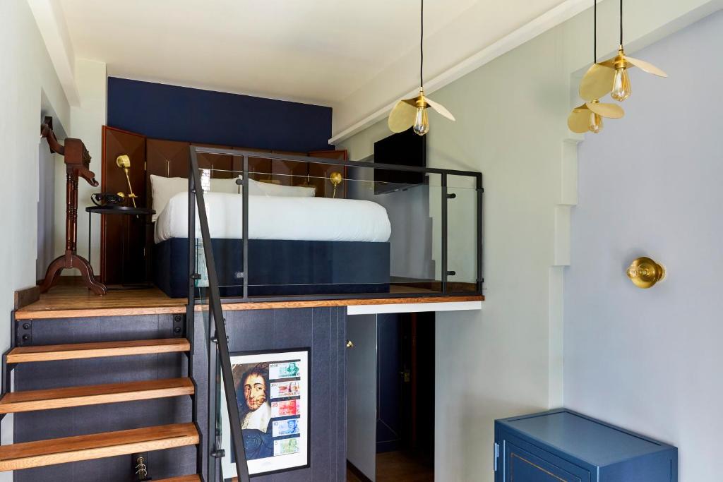 
Premium Loft Queen Room
