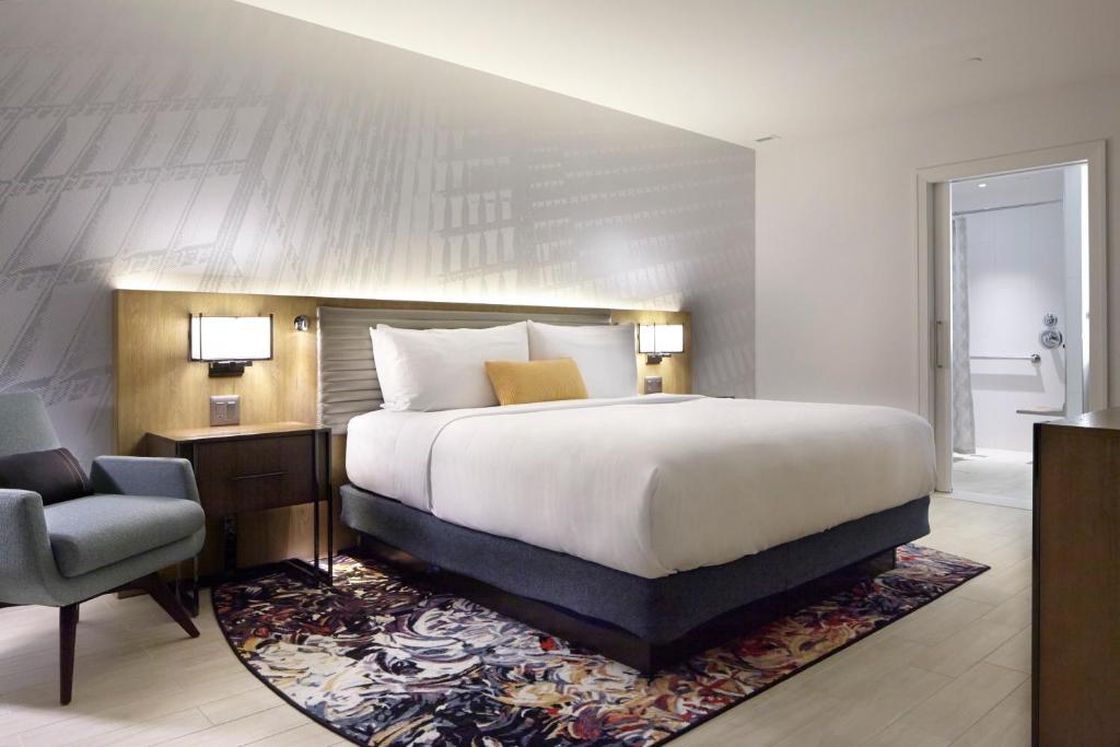 Hotel Indigo Atlanta Downtown by IHG - King Suite - Disability Access