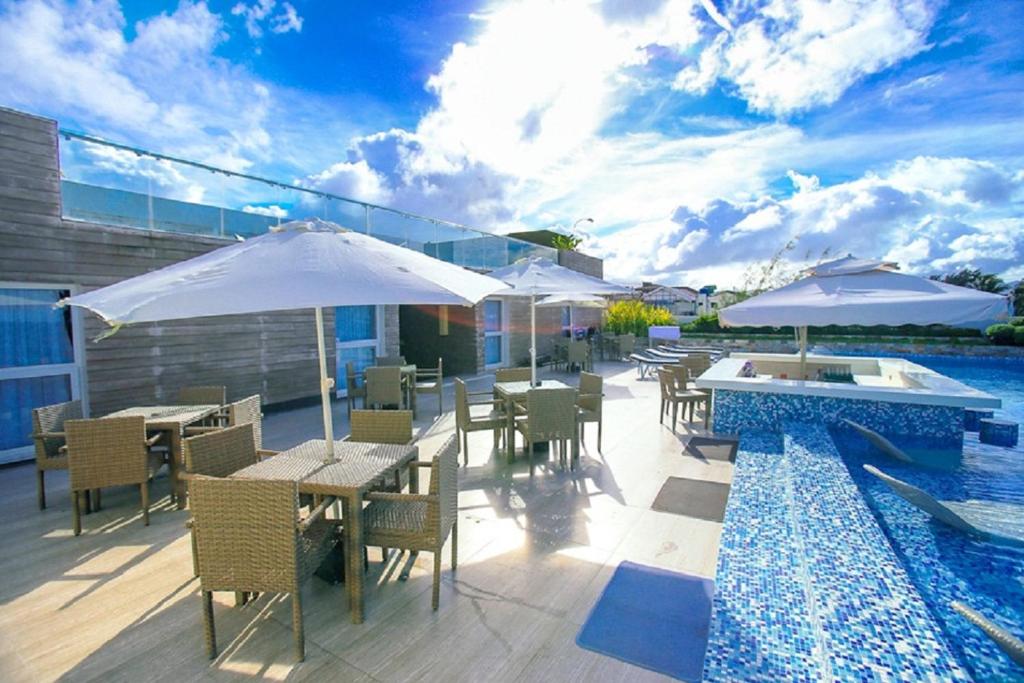 Bazén v ubytování Boracay Uptown nebo v jeho okolí