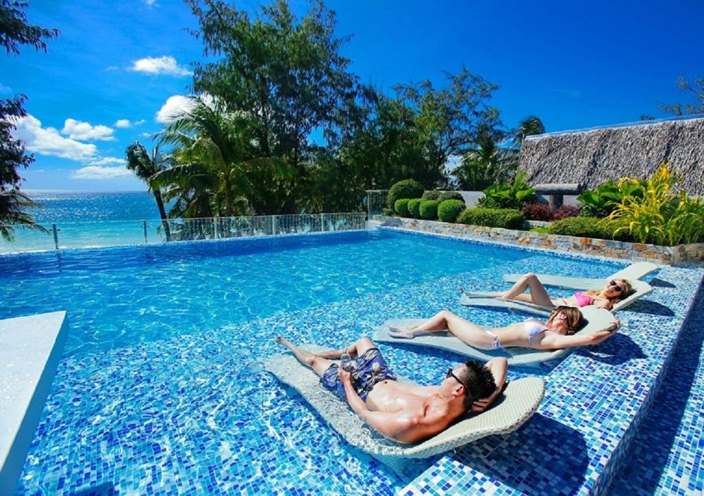 Bazén v ubytování Boracay Uptown nebo v jeho okolí