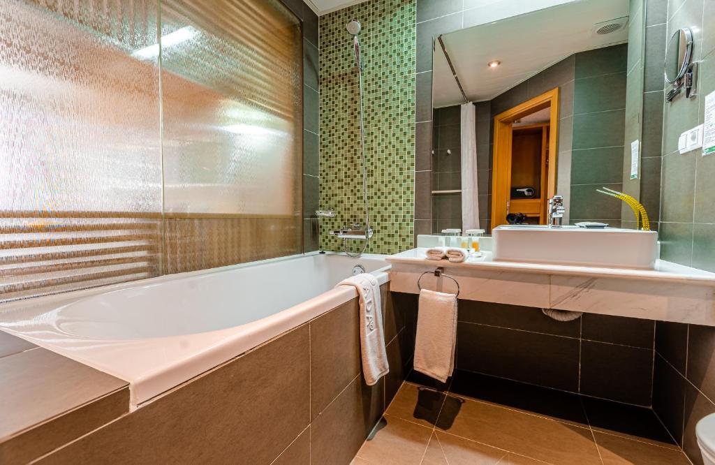 Ramada Ulaanbaatar City Center - Habitación De Lujo Con Dos Camas Gemelas