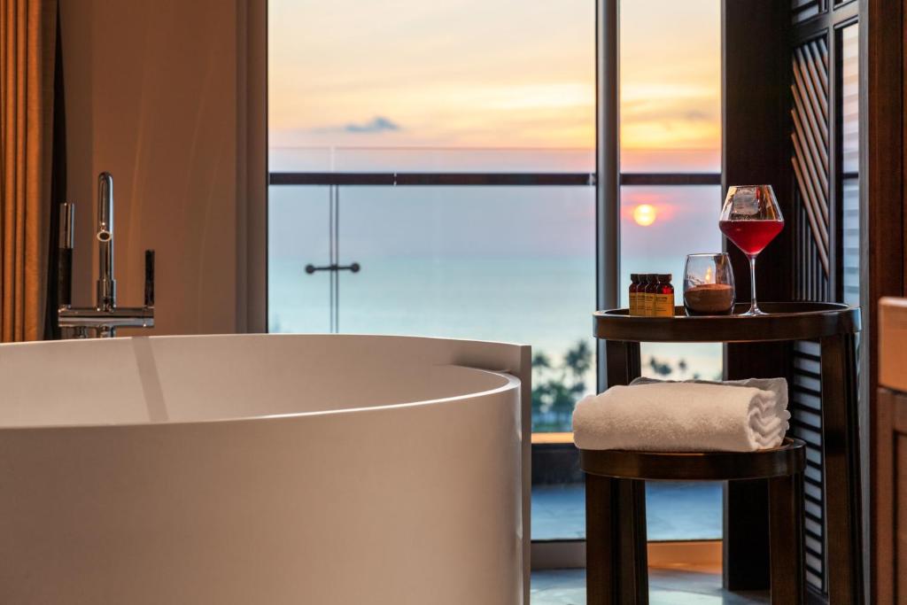 King Suite with Ocean View - Executive Privilege Pass