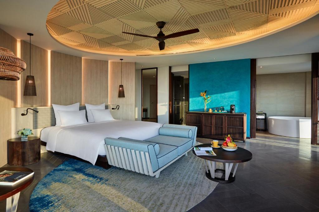 King Suite with Ocean View - Executive Privilege Pass