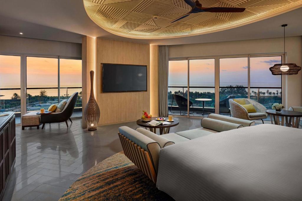 King Suite with Ocean View - Executive Privilege Pass