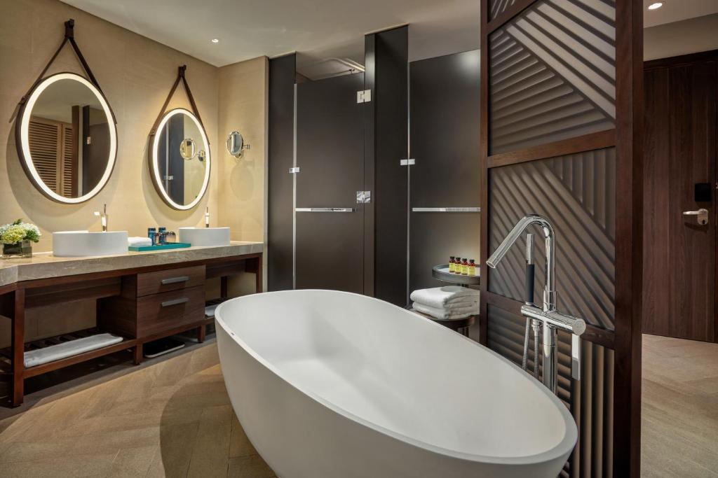 Pullman Phu Quoc Beach Resort - 7