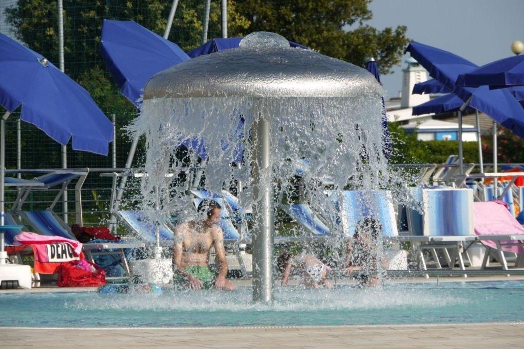 Bazén v ubytování Hotel Lido Bibione Beach nebo v jeho okolí