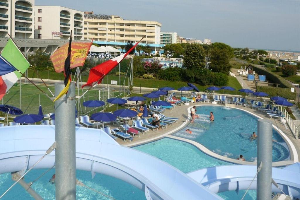 Bazén v ubytování Hotel Lido Bibione Beach nebo v jeho okolí