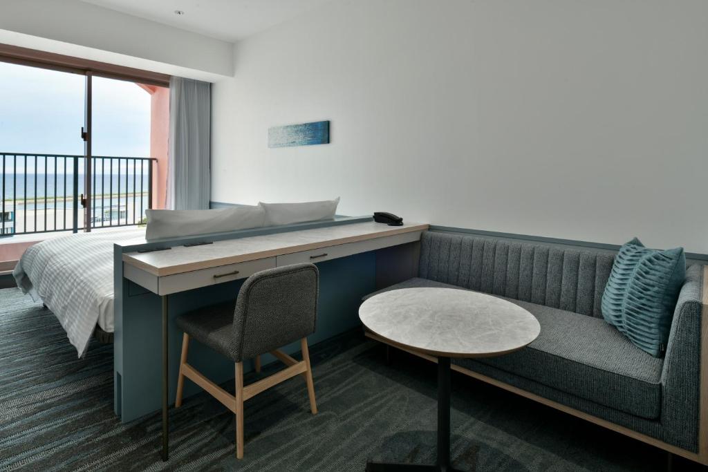 Posezení v ubytování Lequ Okinawa Chatan Spa ＆ Resort