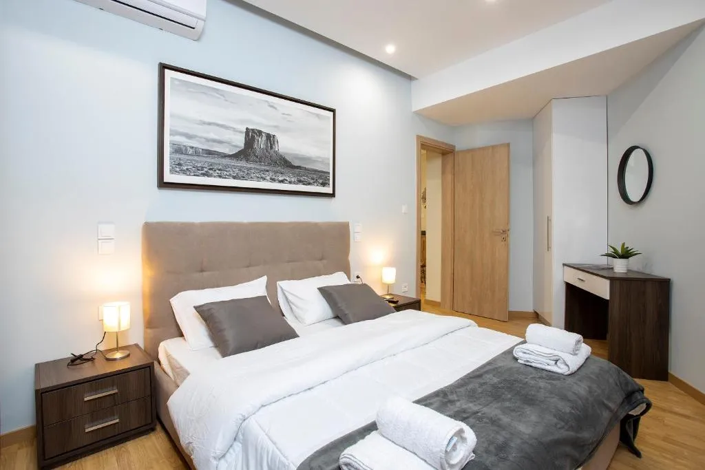 Stylish & Luxurious Renovated Apartment, Athens, Greece