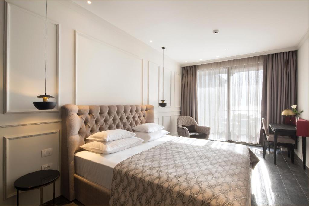 Vivid Blue Serenity Resort - 5