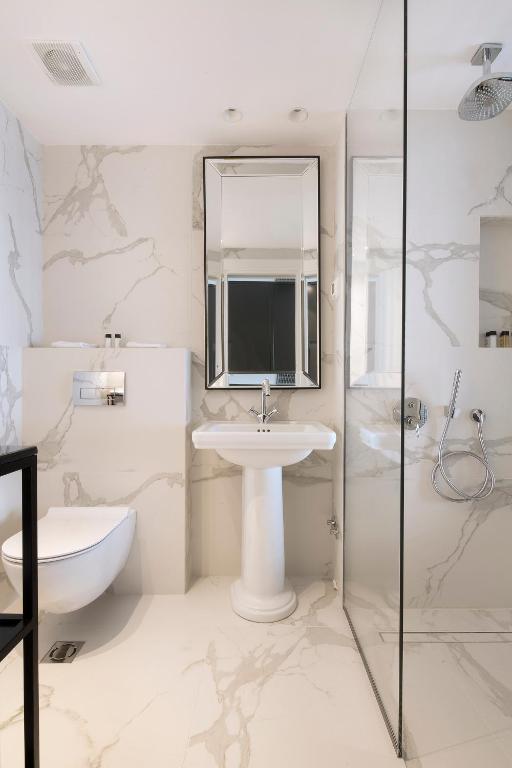 Vivid Blue Serenity Resort - 12