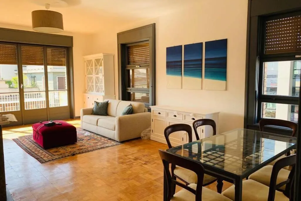 Elegant apartment per Centro e Fiere, Milano, Italia