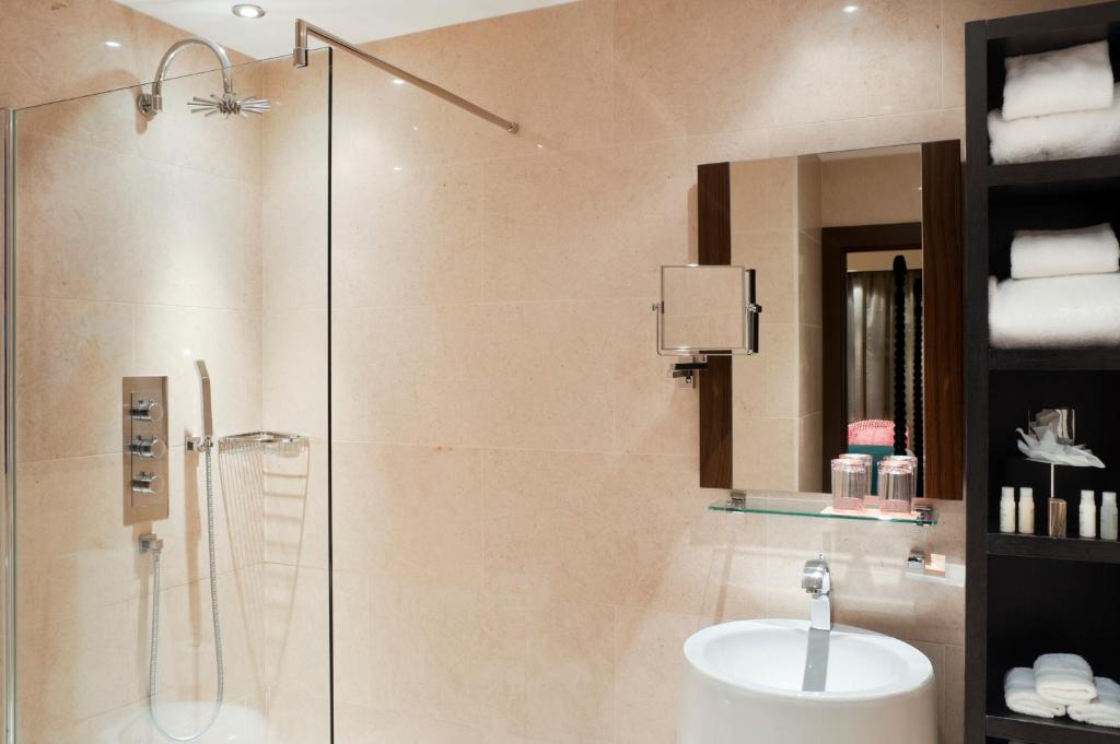 Hotel Indigo London Tower Hill by IHG - Resim 8