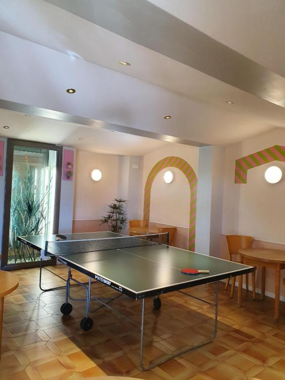 Stolní tenis v ubytování La Côte Bleue nebo okolí