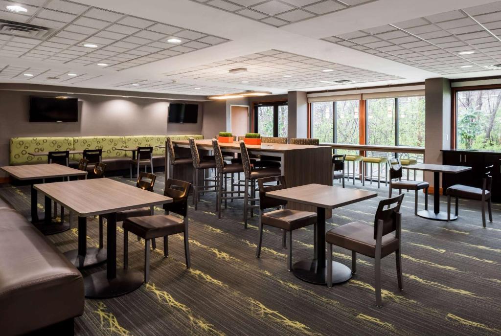 Wingate by Wyndham Columbia photo