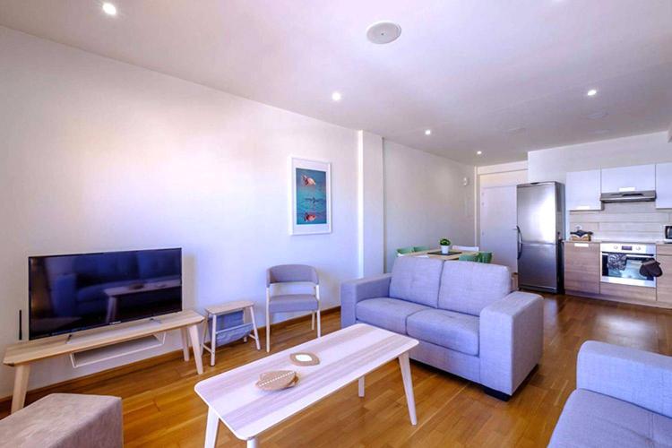 Kuchyň nebo kuchyňský kout v ubytování Les Palmiers Beach Boutique Hotel & Luxury Apartments