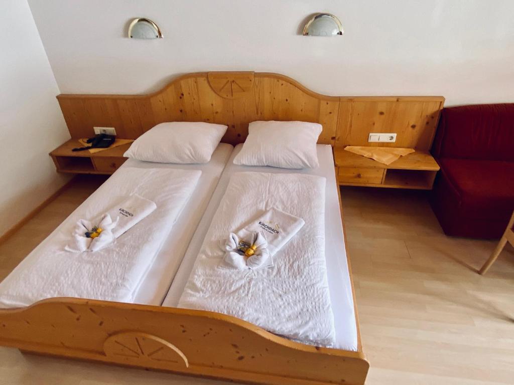 Postel nebo postele na pokoji v ubytování Hotel Kirchdach