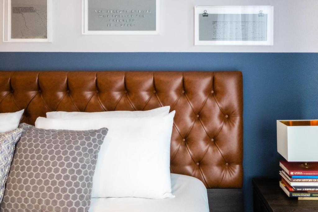 Hotel Indigo Manchester - Victoria Station, an IHG Hotel - Standard Queen Room - Disability Access