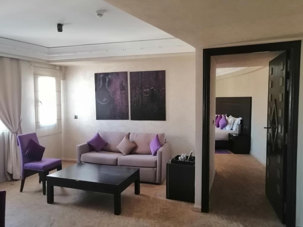 Posezení v ubytování Dellarosa Boutique Hotel and Spa