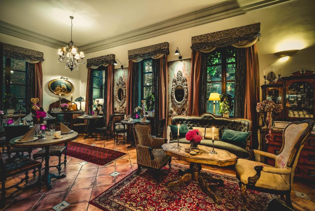 Dwór Giemzów Hotel - Autostrada A1 - Resim 11