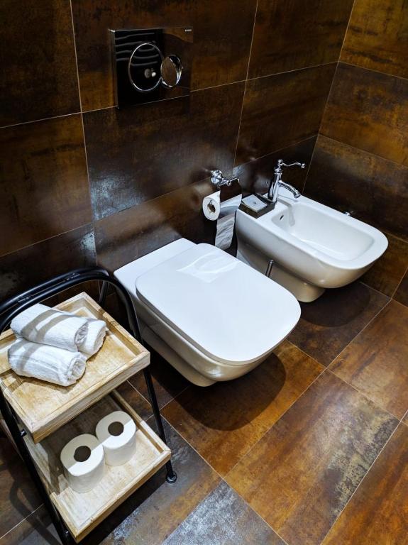 Łazienka w obiekcie Beautiful Basement-Tony appartment-in the heart of Milan
