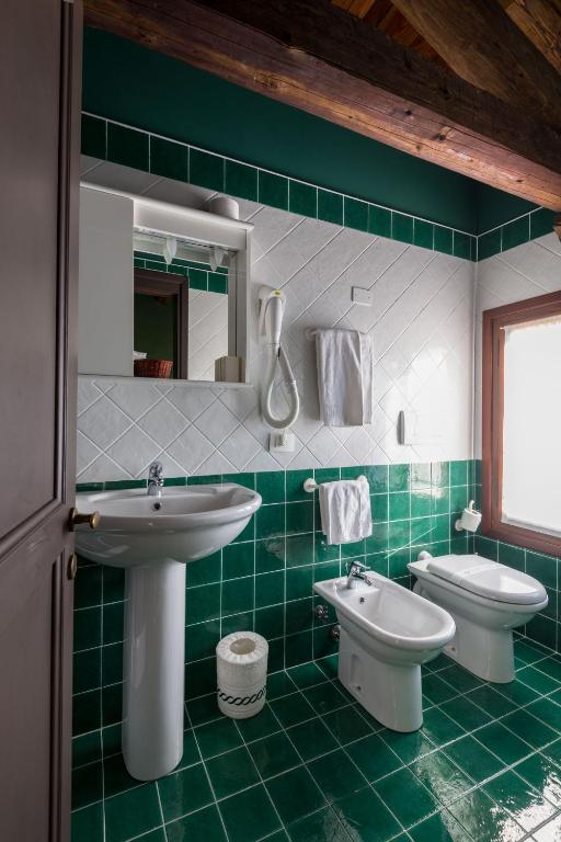 Koupelna v ubytování Foresteria San Rocco Borgoluce