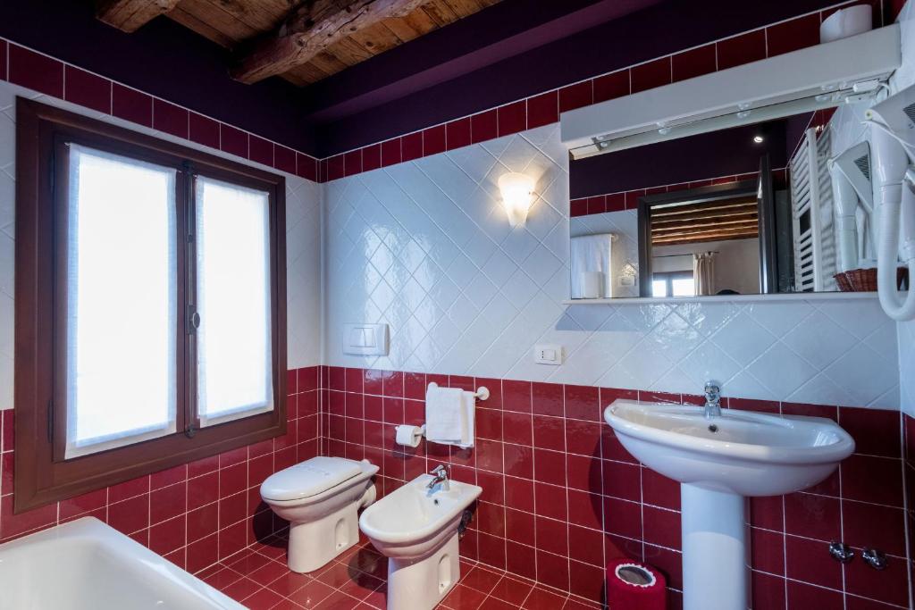Koupelna v ubytování Foresteria San Rocco Borgoluce
