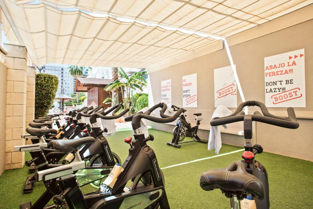 Fitness centrum a/nebo fitness zařízení v ubytování Sol Pelicanos Ocas