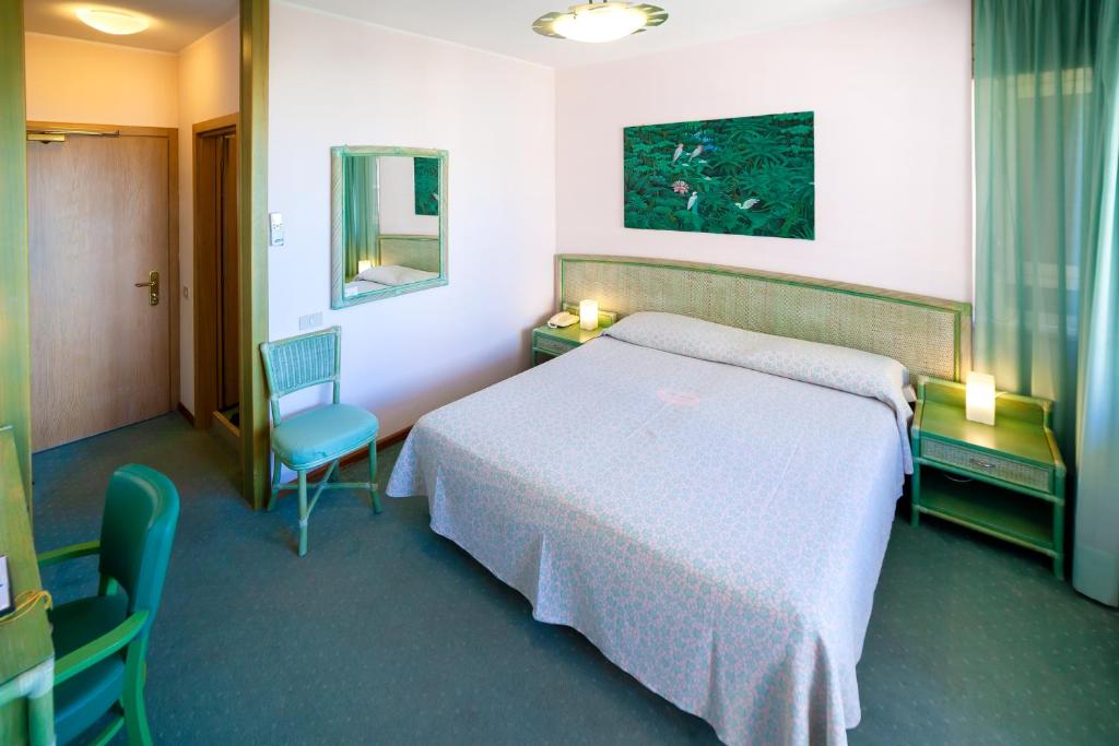 Hotel American - Double Or Twin Room