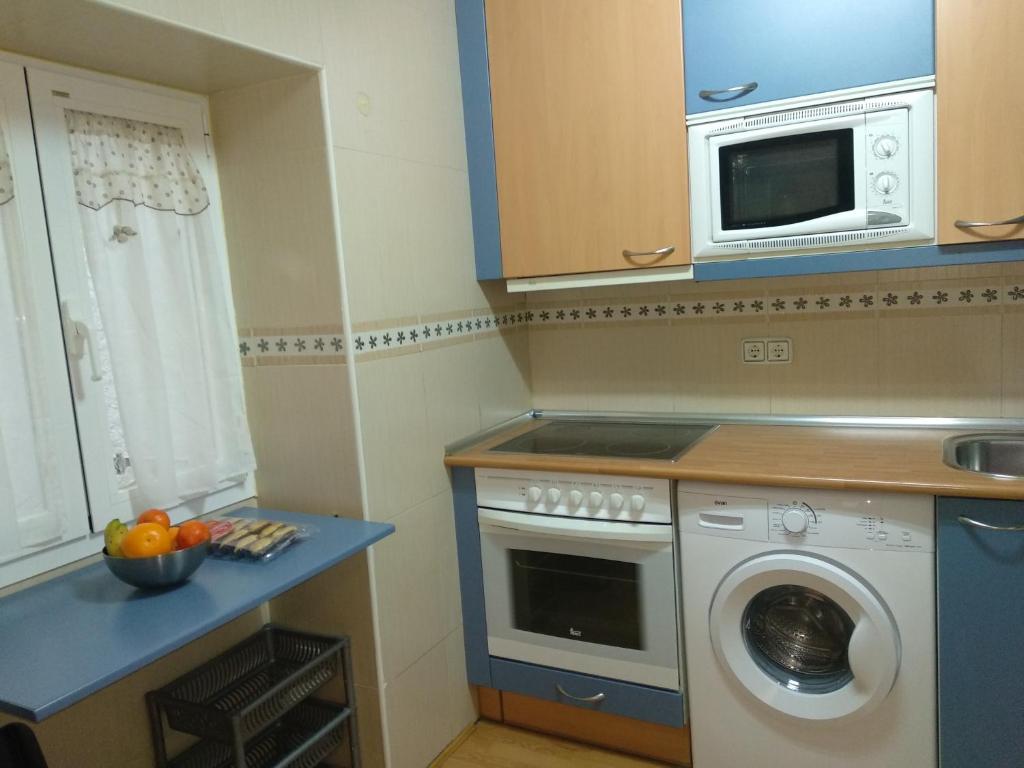 A kitchen or kitchenette at El Patio