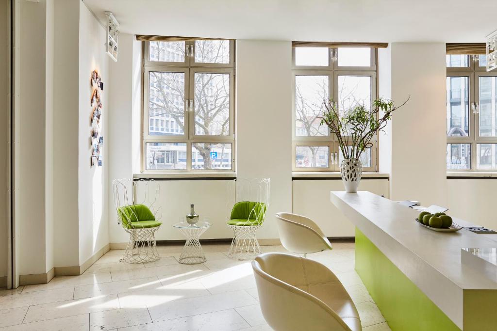 Posezení v ubytování Hotel Indigo Berlin – Ku’damm by IHG